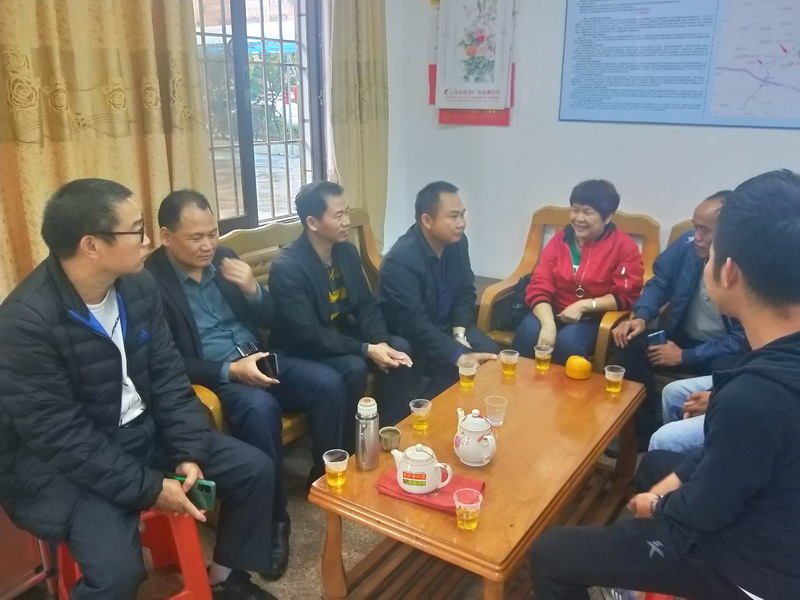 在前锋镇政府农技服务站调研 在前锋镇政府农技服务站调研